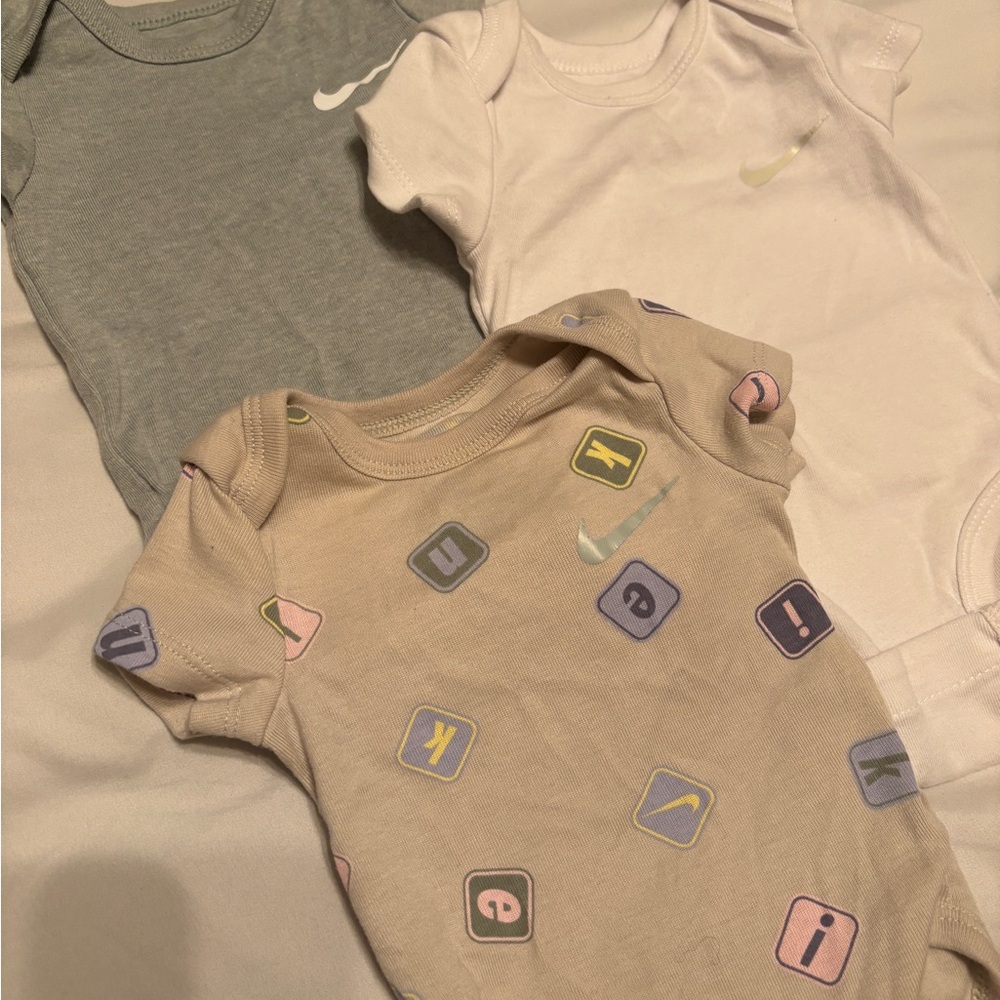 Nike Infant Onesies Trio - Gray, White, Beige